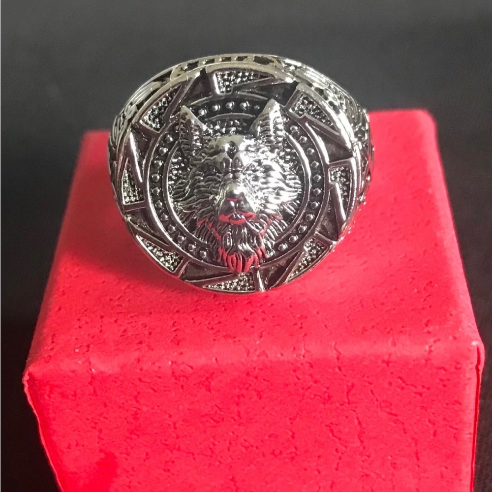 Mens wolf ring